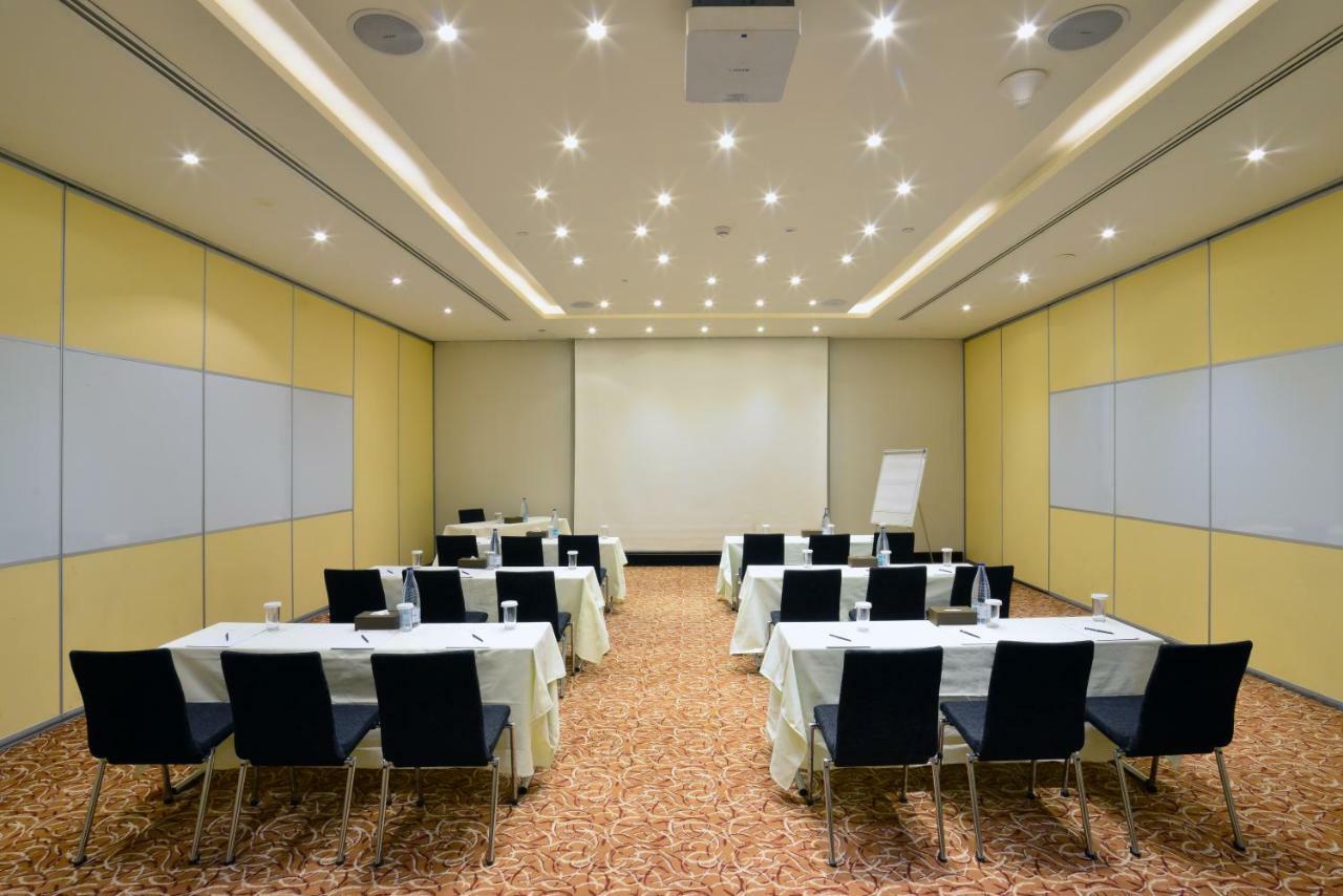 Hotel Hilton Garden Olaya 3*